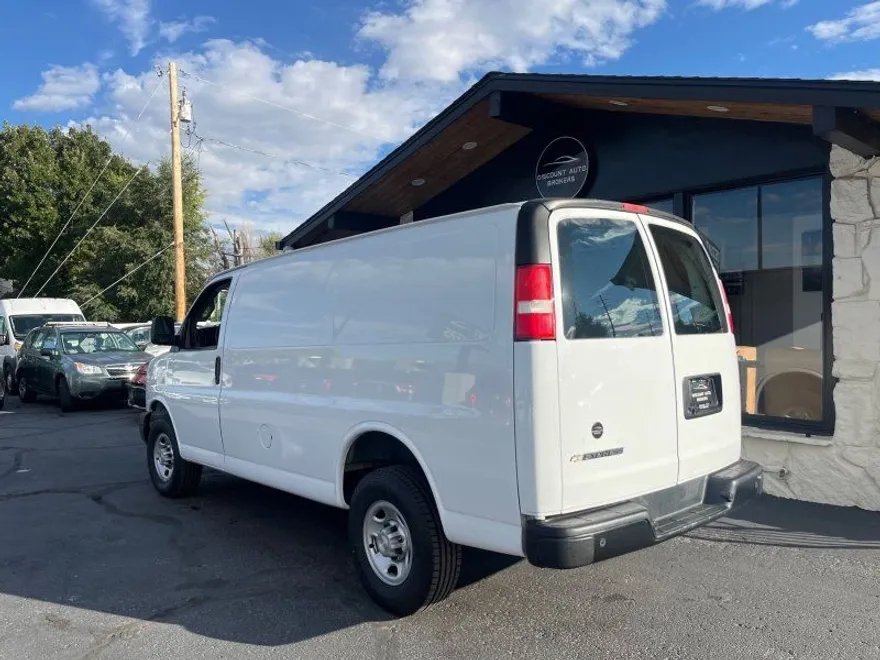 2021 Chevrolet Express Cargo 2500 photo 1