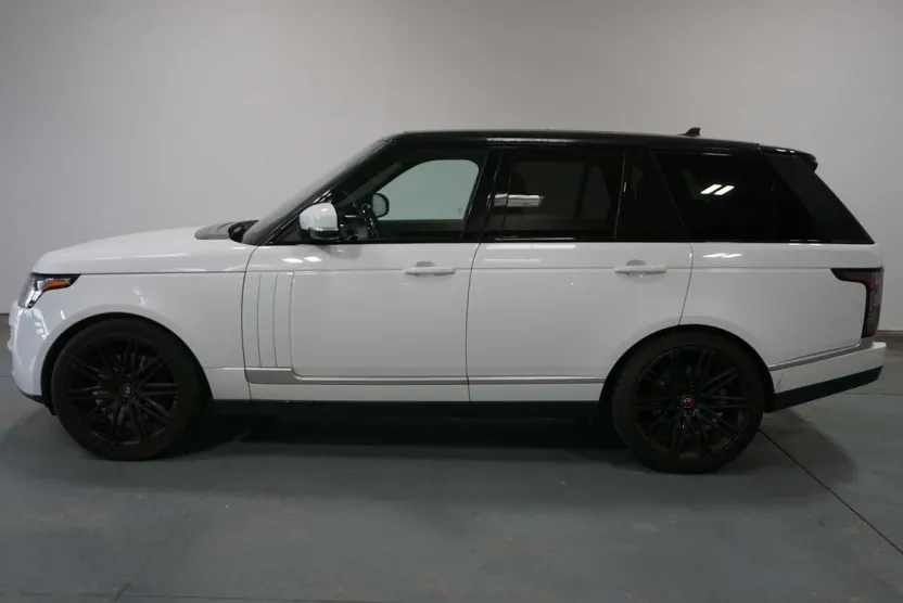2016 Land Rover Range Rover HSE photo 1