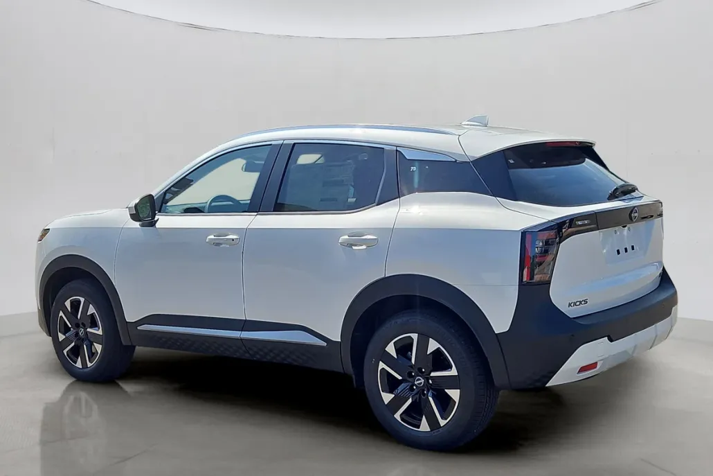 2025 Nissan Kicks SV photo 1