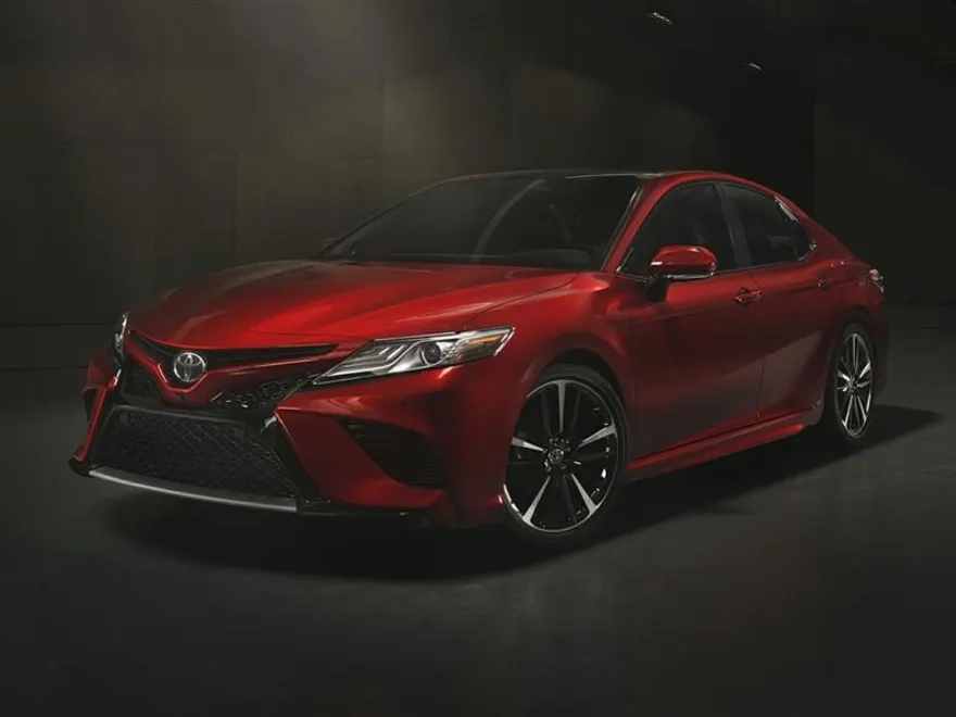 2018 Toyota Camry SE photo 1