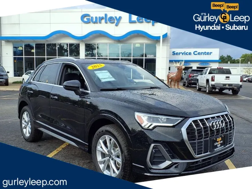2025 Audi Q3 S line Premium photo 1