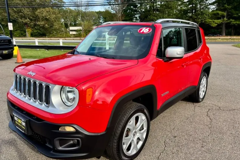 2016 Jeep Renegade Limited photo 1