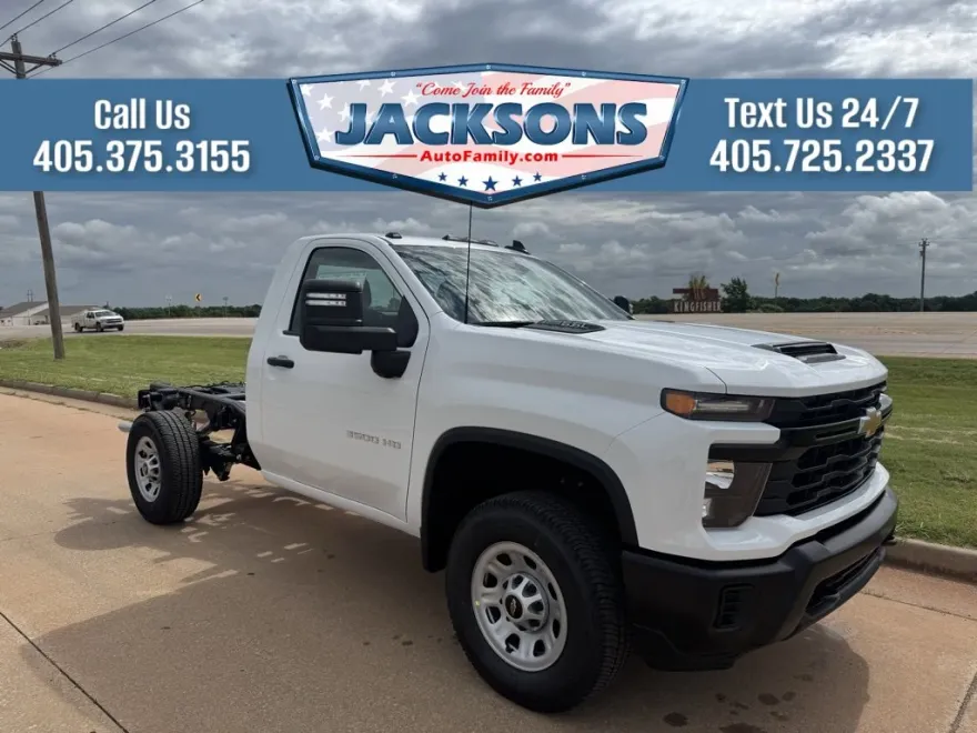 2025 Chevrolet Silverado 3500HD photo 1