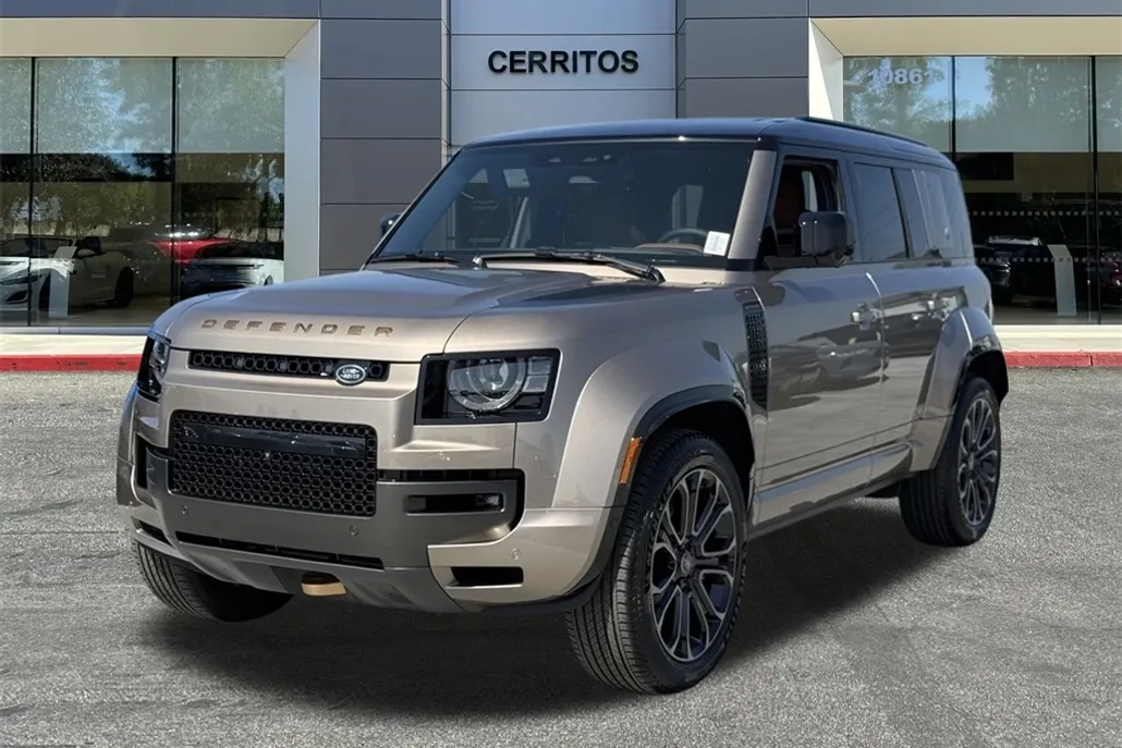 2025 Land Rover Defender 110 photo 1