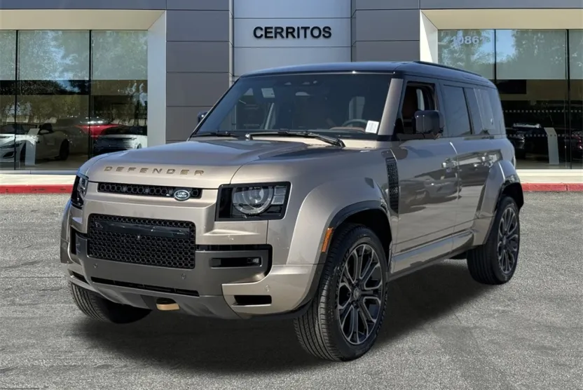 2025 Land Rover Defender 110 photo 1