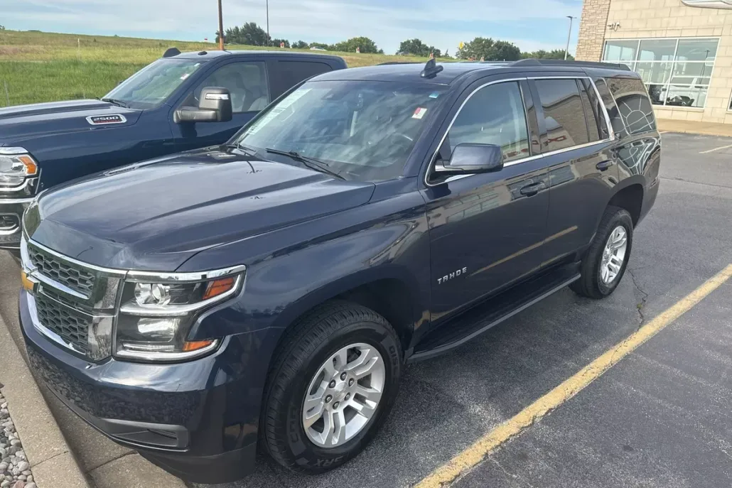 2019 Chevrolet Tahoe LT photo 1