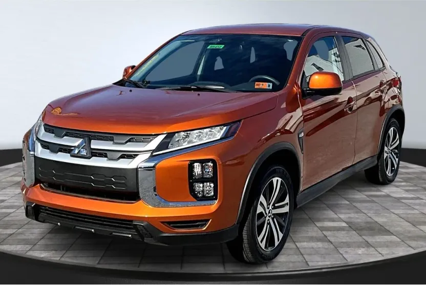 2025 Mitsubishi Outlander Sport ES photo 1