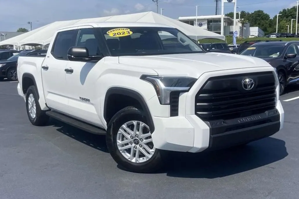 2023 Toyota Tundra SR5 photo 1