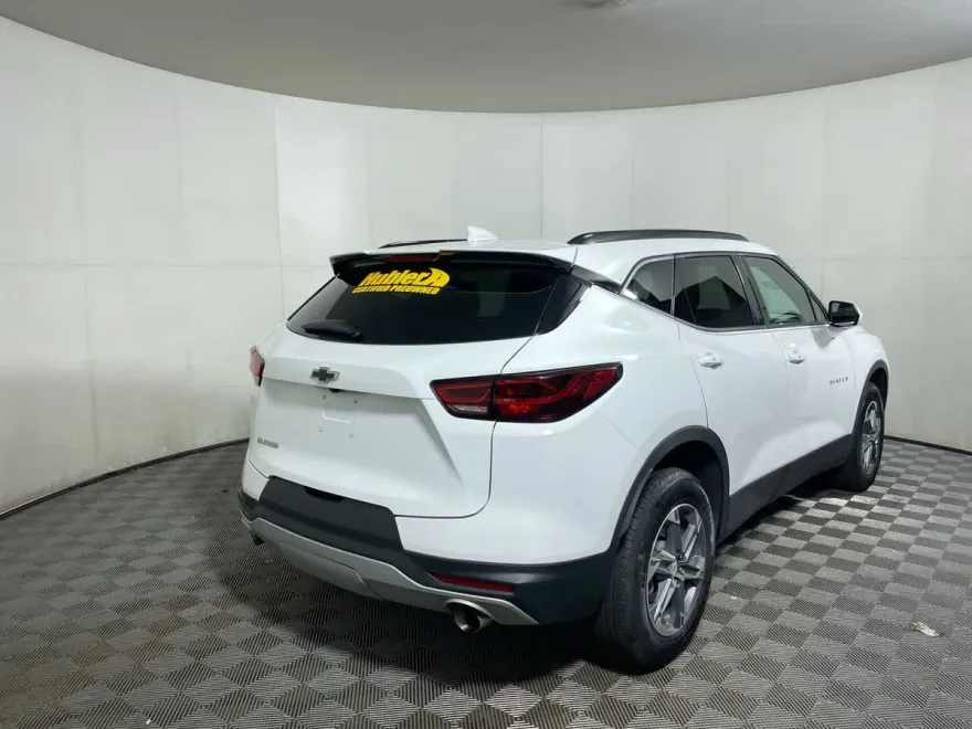 2023 Chevrolet Blazer 2LT photo 1