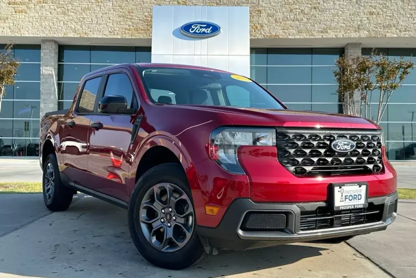 2025 Ford Maverick XLT photo 1