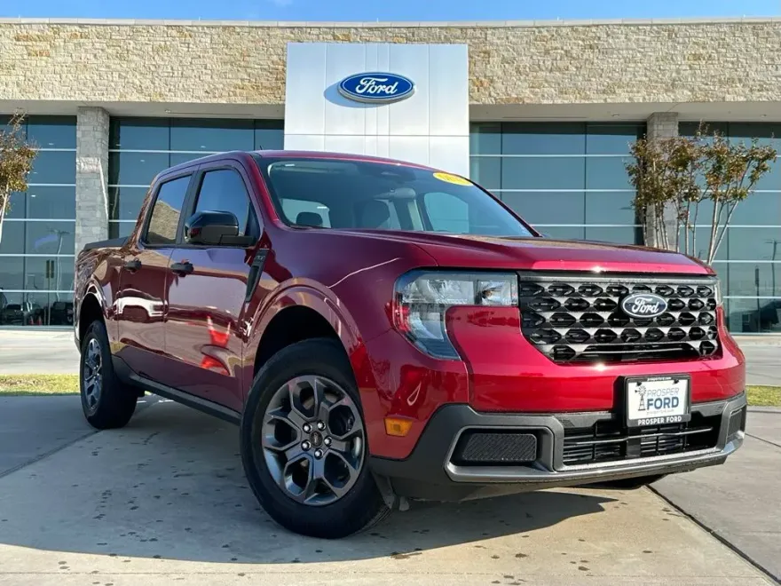 2025 Ford Maverick XLT photo 1