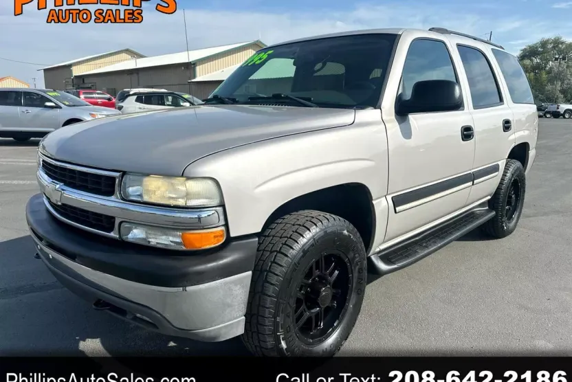 2004 Chevrolet Tahoe LS photo 1