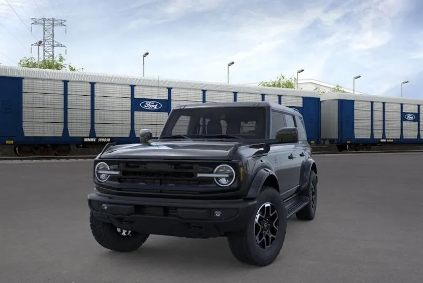 2025 Ford Bronco Outer Banks photo 1