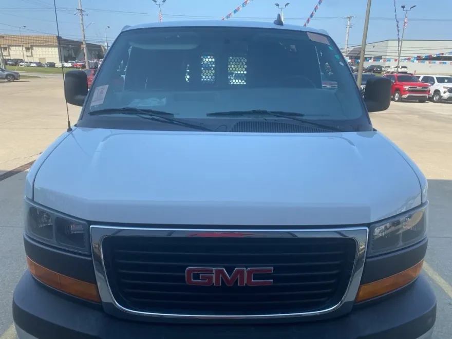 2023 Gmc Savana Cargo 2500 photo 1