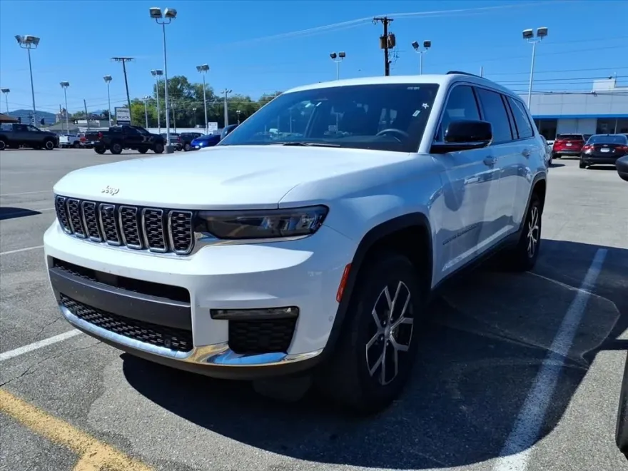 2024 Jeep Grand Cherokee Limited photo 1