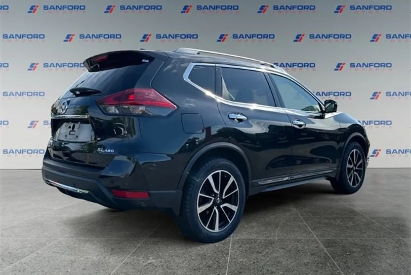 2019 Nissan Rogue SL photo 1