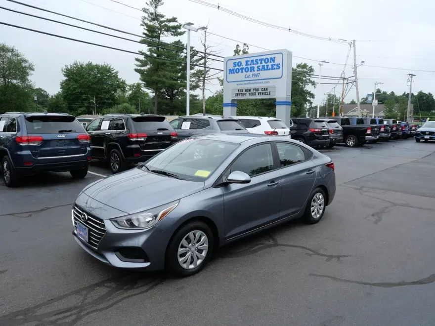 2020 Hyundai Accent SE photo 1