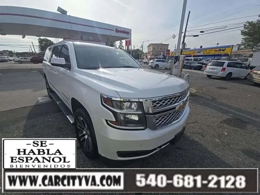 2016 Chevrolet Suburban LT photo 1