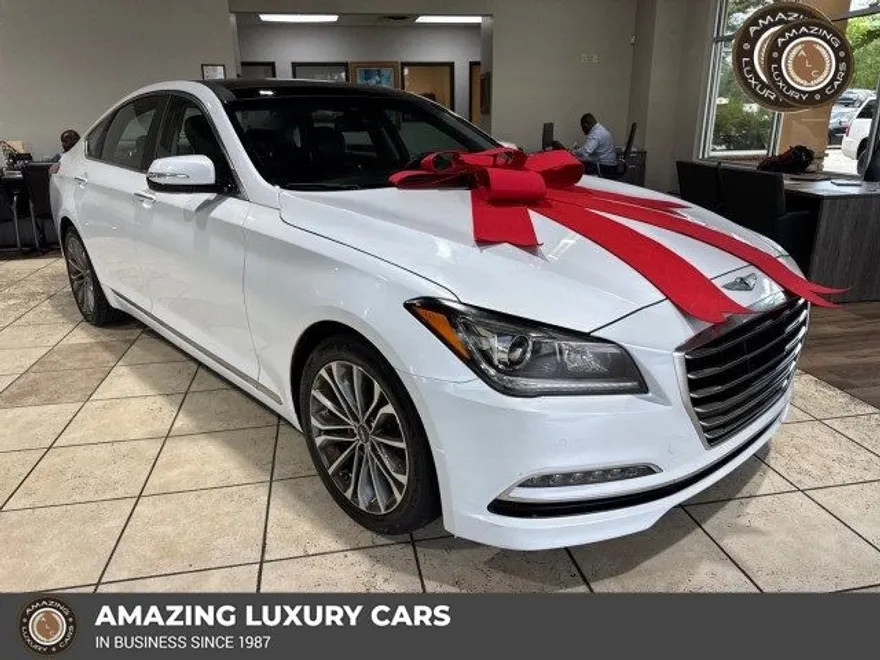 2016 Hyundai Genesis 3.8 RWD photo 1