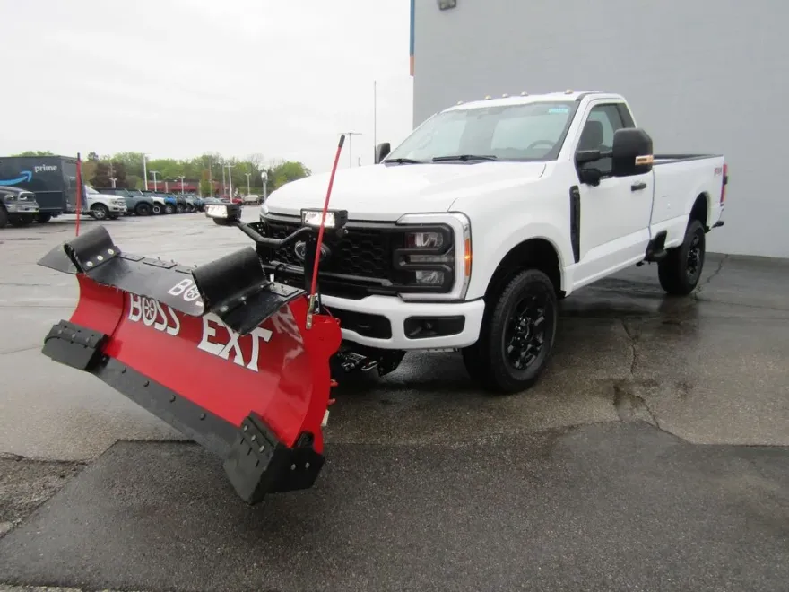 2023 Ford F-350 XL photo 1