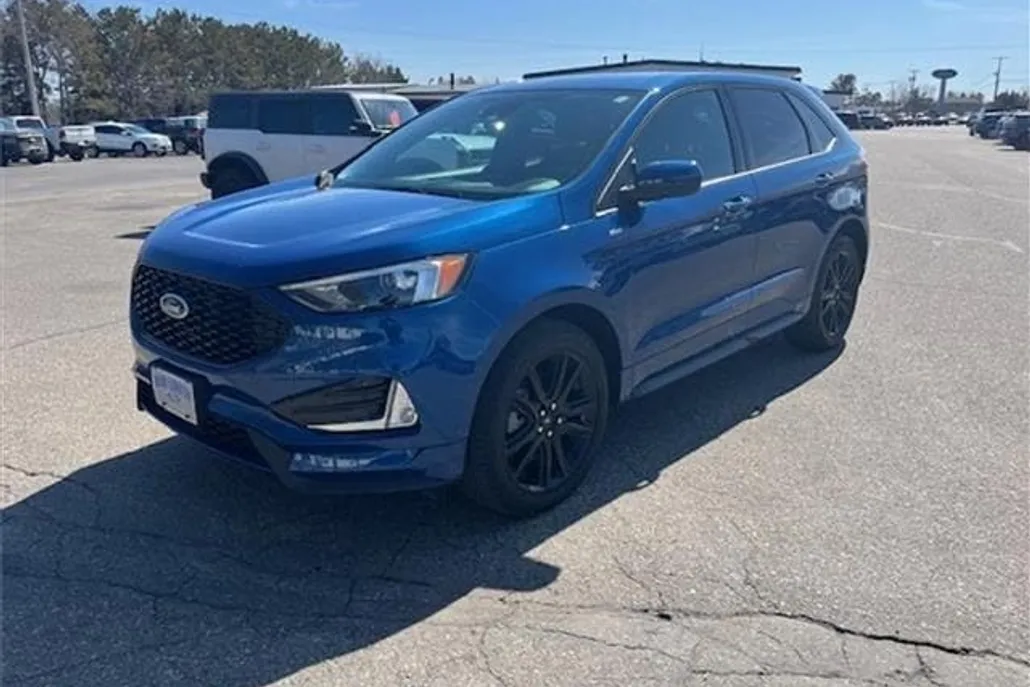 2023 Ford Edge SEL photo 1