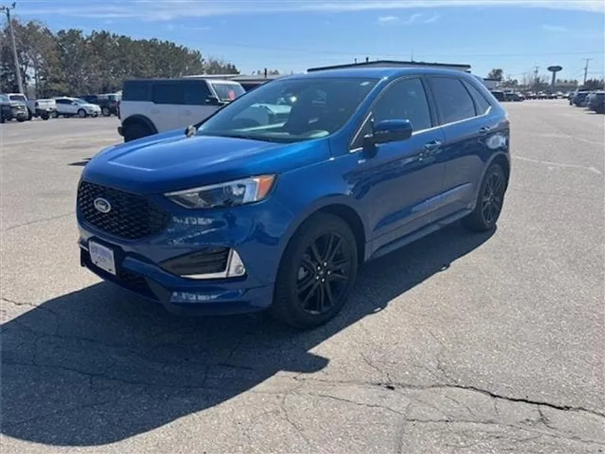 2023 Ford Edge SEL photo 1