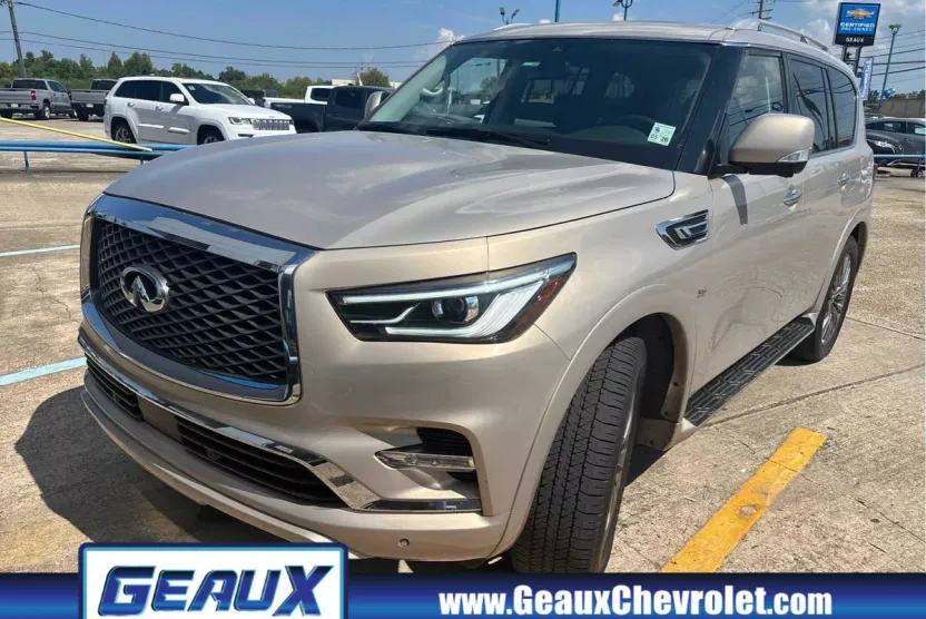 2019 Infiniti QX80 Luxe photo 1