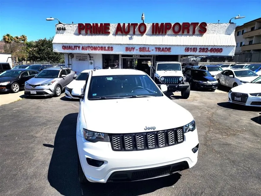 2018 Jeep Grand Cherokee Altitude photo 1
