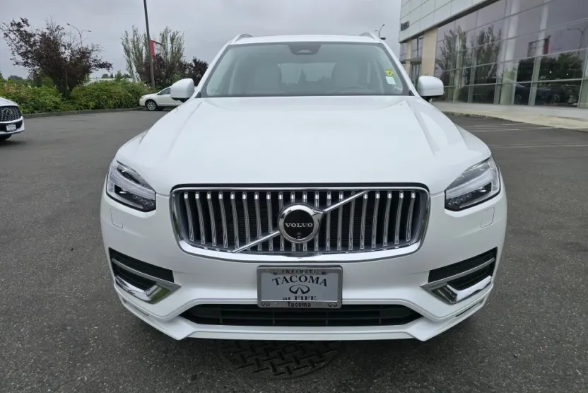 2024 Volvo XC90 Plus photo 1