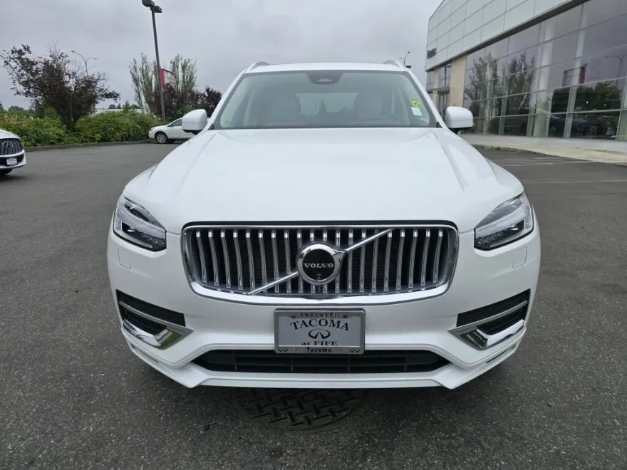 2024 Volvo XC90 Plus photo 1