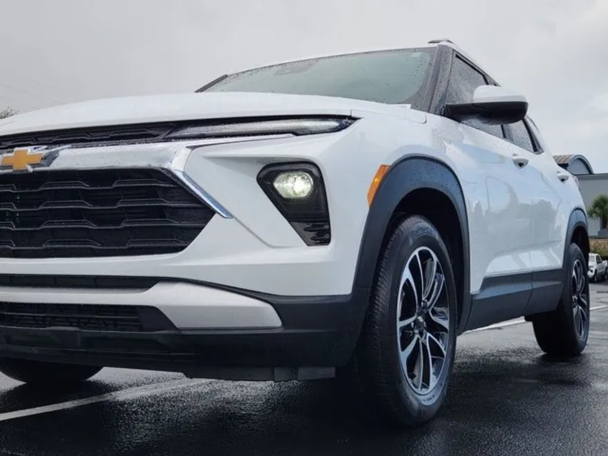 2024 Chevrolet Trailblazer LT photo 1