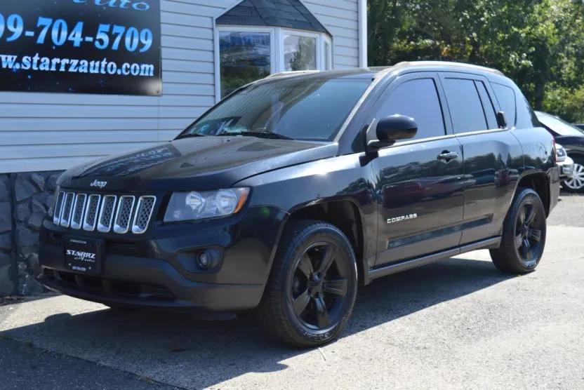 2014 Jeep Compass Latitude Sport photo 1