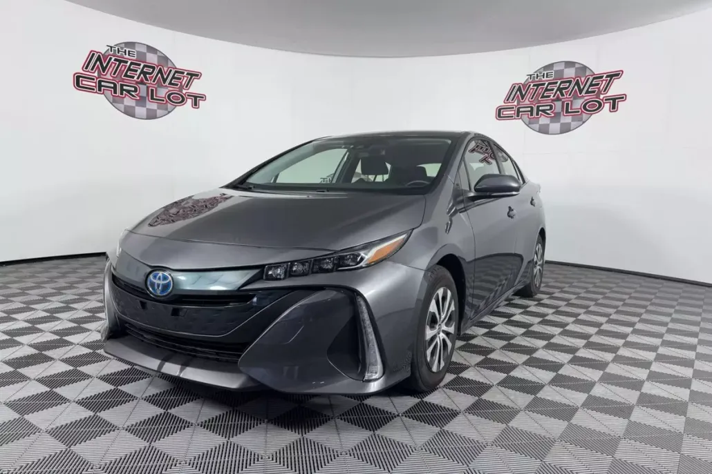 2022 Toyota Prius Prime LE photo 1