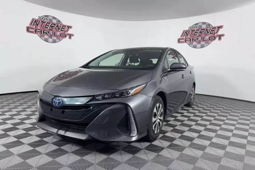 2022 Toyota Prius Prime LE photo 1