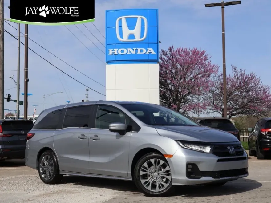 2025 Honda Odyssey Touring photo 1