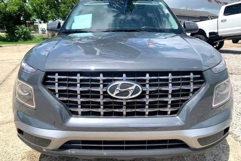 2024 Hyundai Venue SEL photo 1