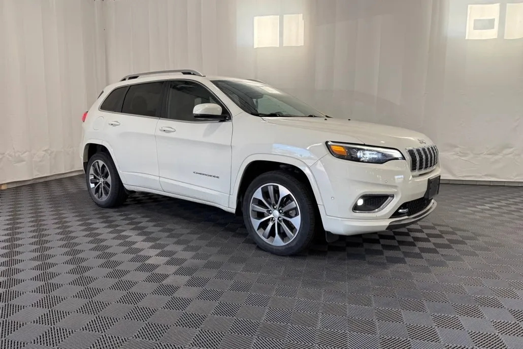2019 Jeep Cherokee Overland photo 1