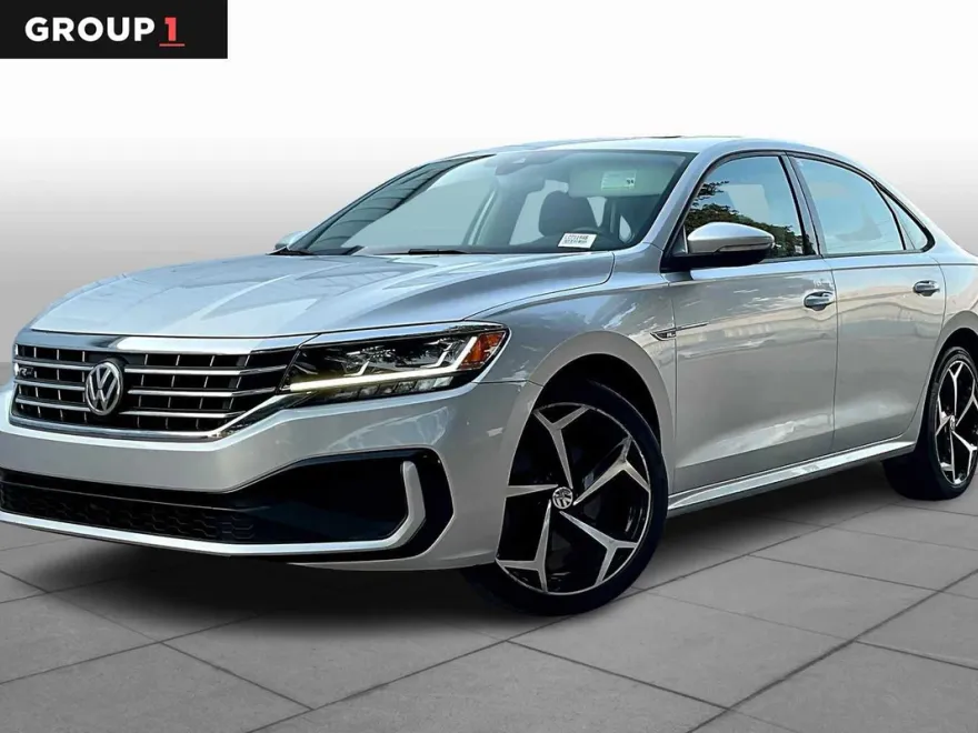 2020 Volkswagen Passat 2.0T R-Line photo 1