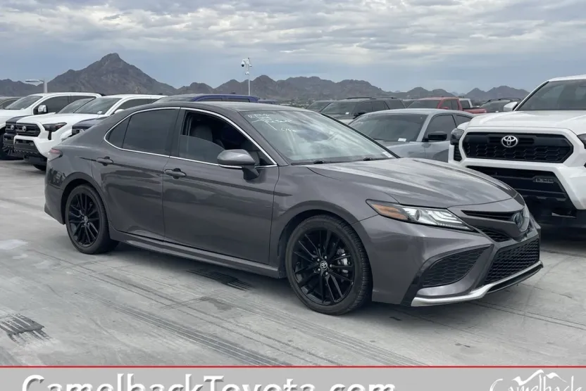 2023 Toyota Camry Hybrid XSE photo 1