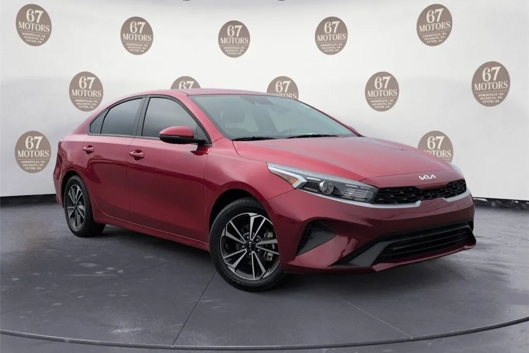 2024 Kia Forte LXS photo 1