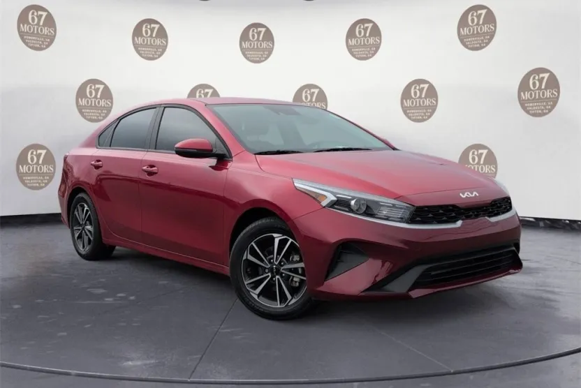 2024 Kia Forte LXS photo 1