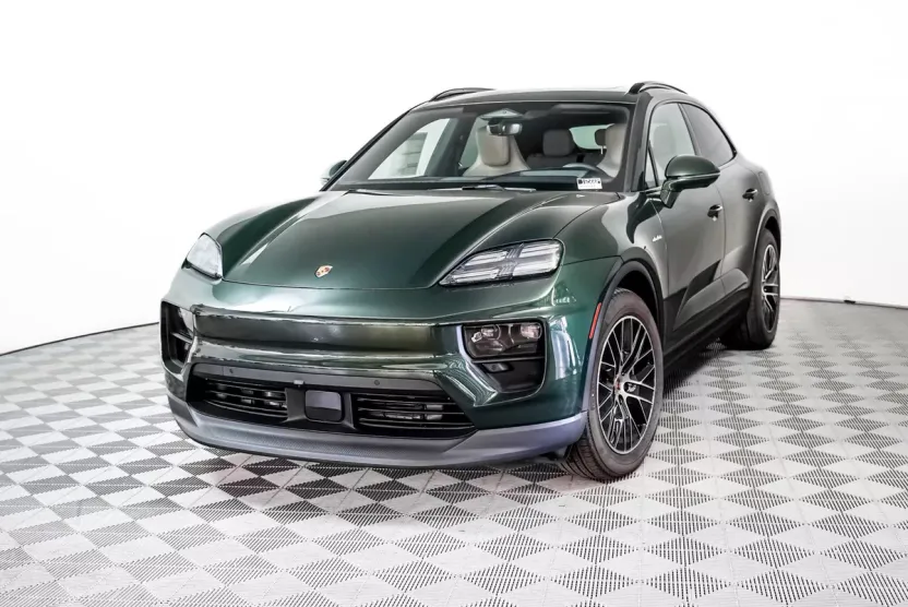 2025 Porsche Macan Electric photo 1