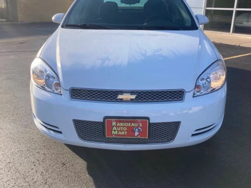 2017 Chevrolet Impala 1LT photo 1
