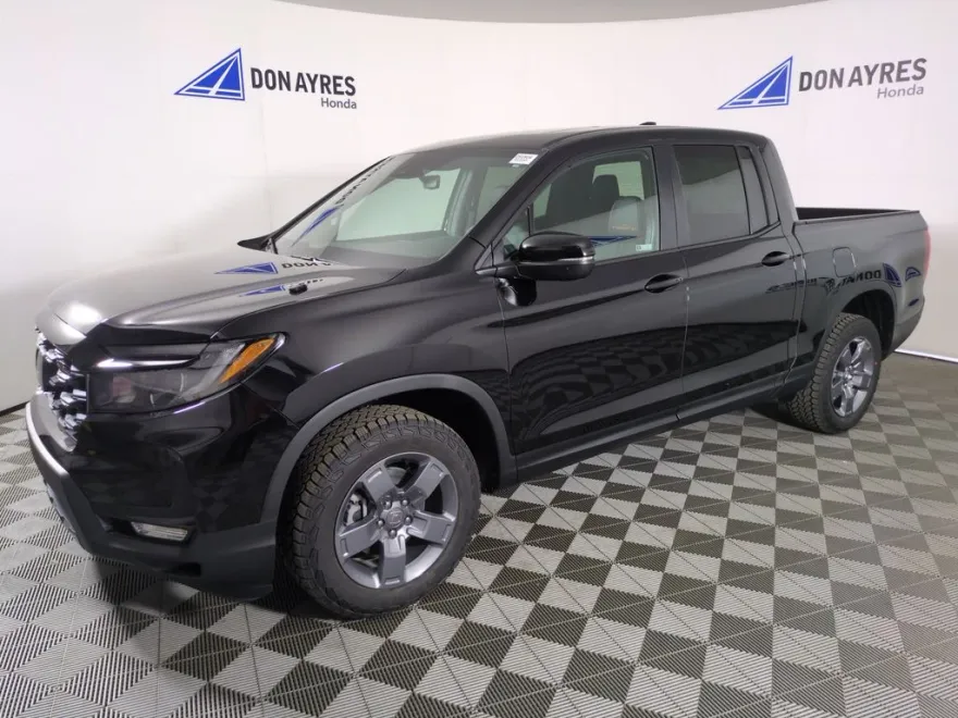 2025 Honda Ridgeline TrailSport photo 1
