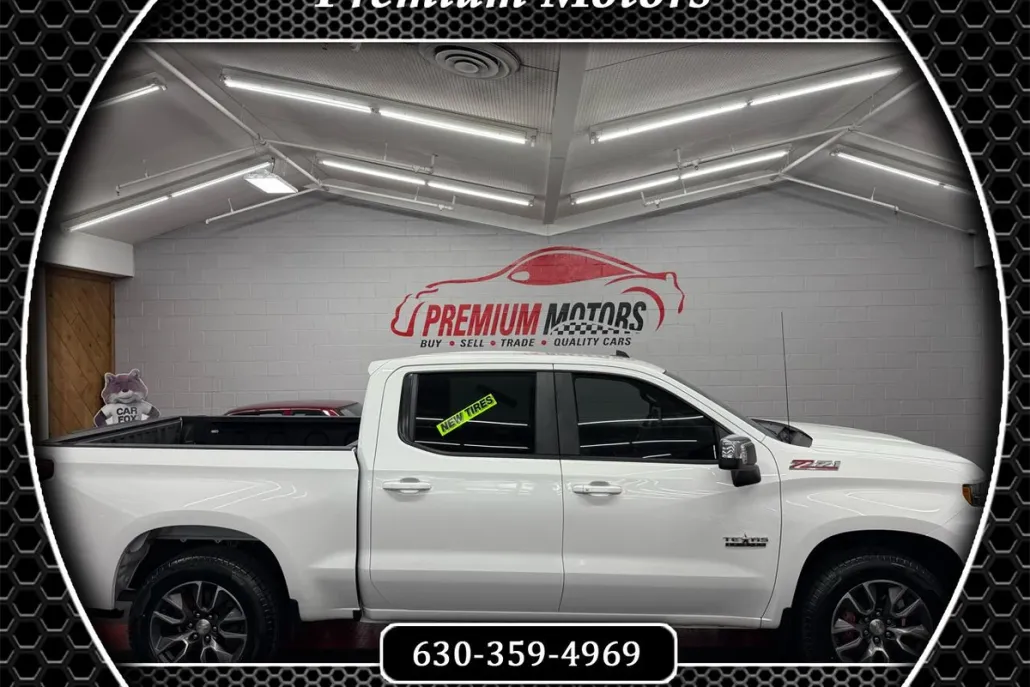2020 Chevrolet Silverado LT photo 1