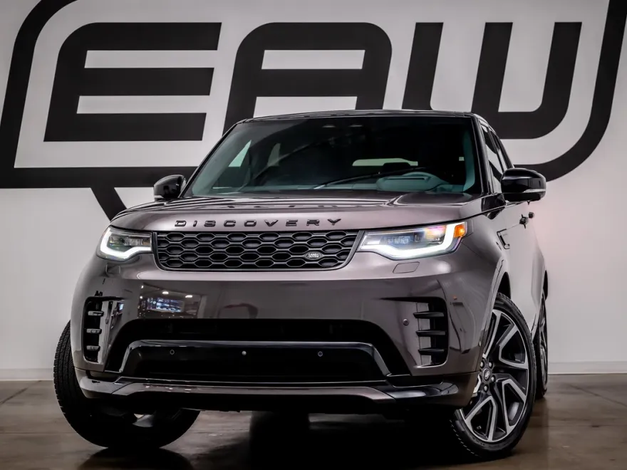 2024 Land Rover Discovery SE photo 1