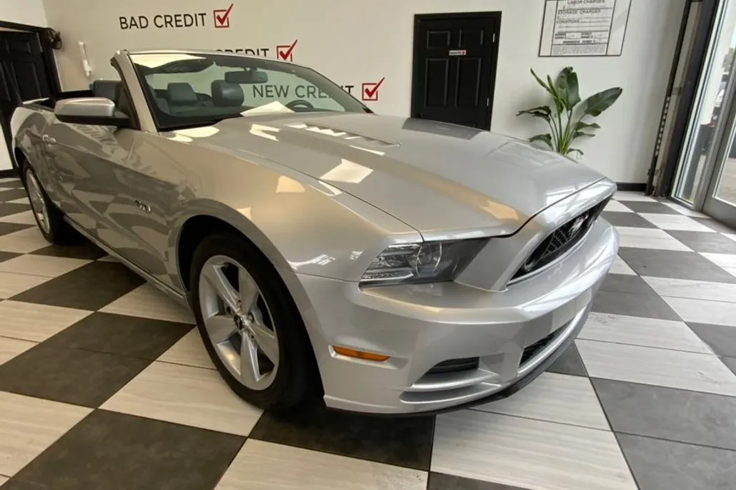 2014 Ford Mustang GT Premium photo 1