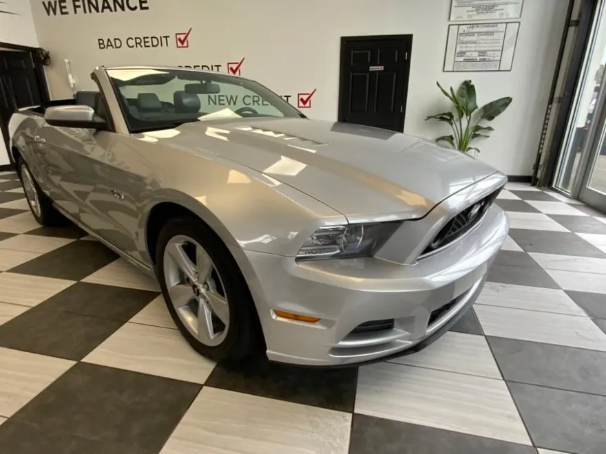 2014 Ford Mustang GT Premium photo 1