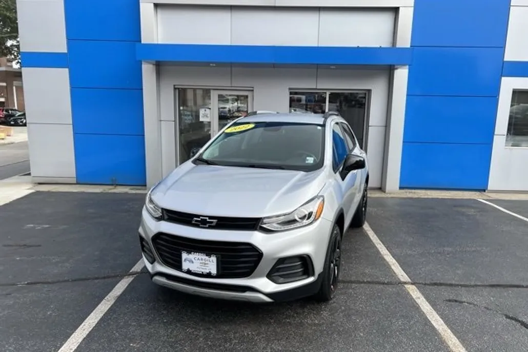 2022 Chevrolet Trax LT photo 1