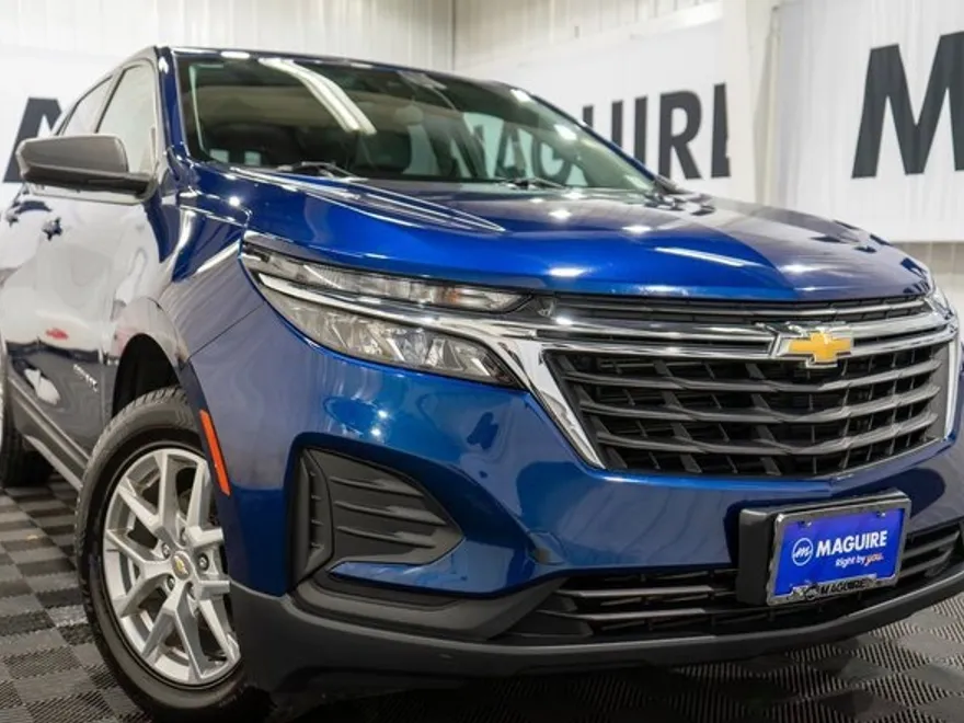 2022 Chevrolet Equinox LS photo 1